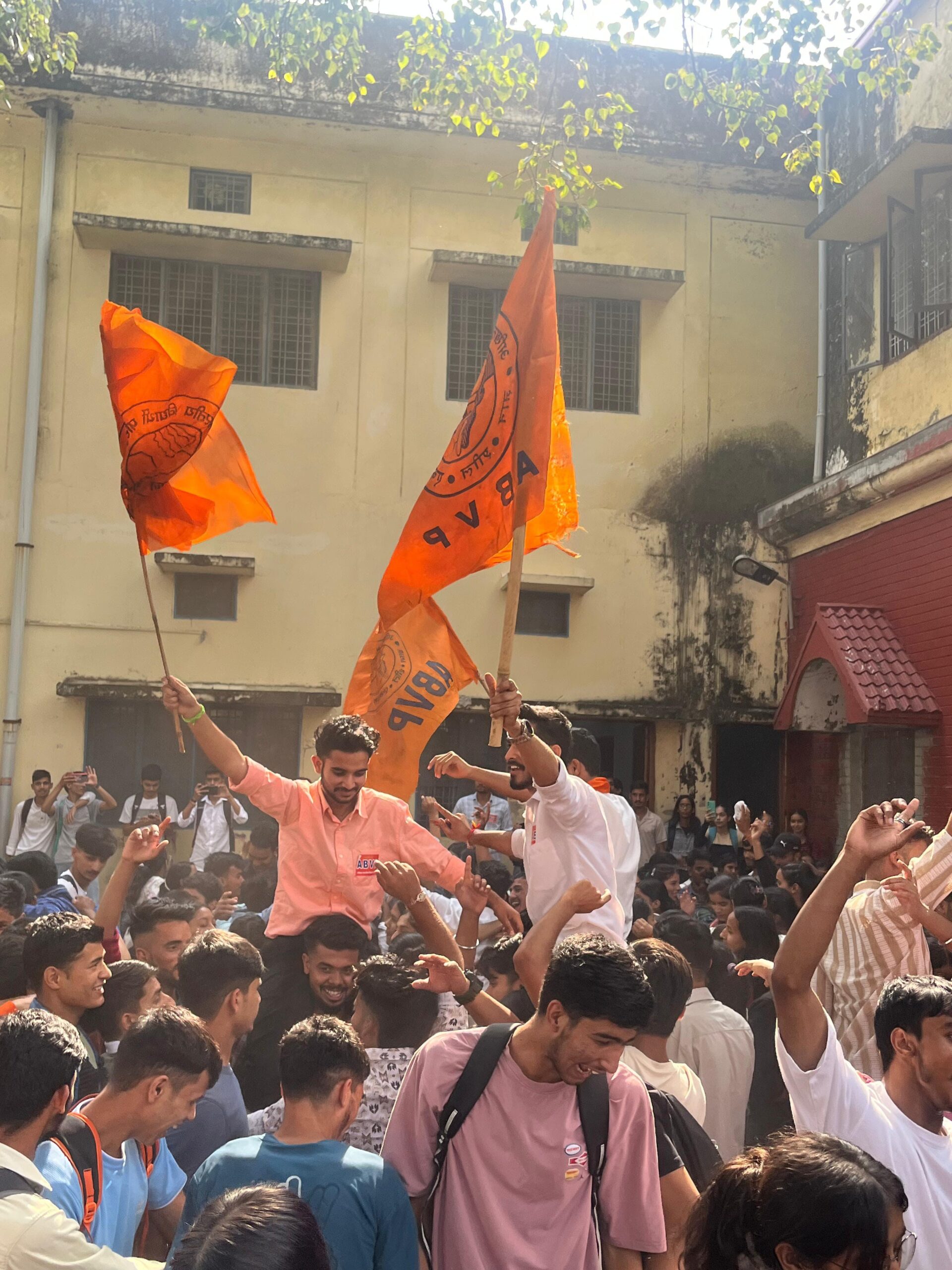  अखिल भारतीय विद्यार्थी परिषद डीबीएस पीजी कॉलेज इकाई द्वारा महाविद्यालय में नव आगंतुक छात्र मिलन समारोह आयोजित किया।