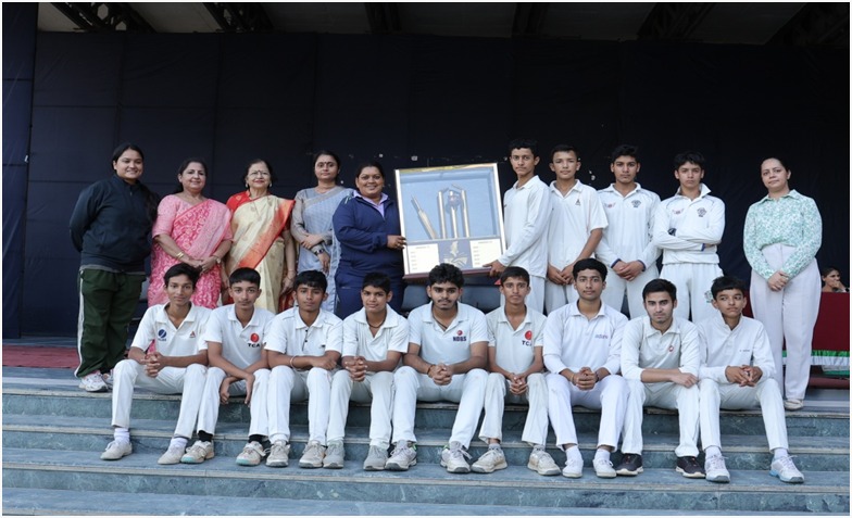  द्वितीय रोहिताश सिंह मैमोरियल इंटर-स्कूल सॉकर टूर्नामेंट में अर्पित कुमार के शानदार प्रदर्शन से जीता दून इंटरनेशनल स्कूल।