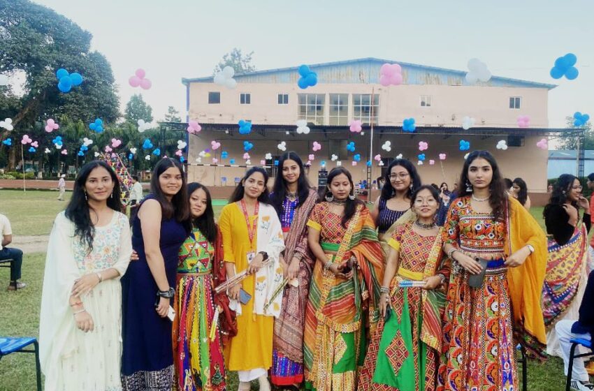  गुरु राम दास इंस्टीट्यूट ऑफ मैनेजमेंट एंड टेक्नोलॉजी में डांडिया नाइट समारोह मनाया गया।