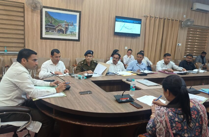  जिलाधिकारी सविन बंसल ने कहा की निर्धारित समयावधि के बाद कार्य गतिमान रखने पर उपकरण/मशीनरी जब्त तथा सम्बन्धितों के विरूद्ध होगी प्राथमिकी दर्ज।