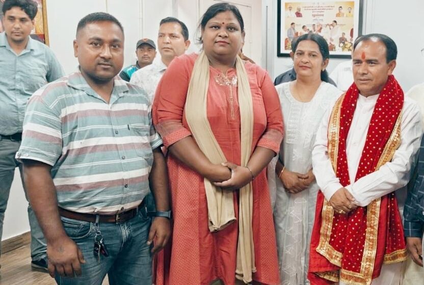  उत्तराखंड नर्सेज सर्विसेज एसोसिएशन ने स्वास्थ्य मंत्री धन सिंह रावत को जन्मदिन की शुभकामनायें दी।