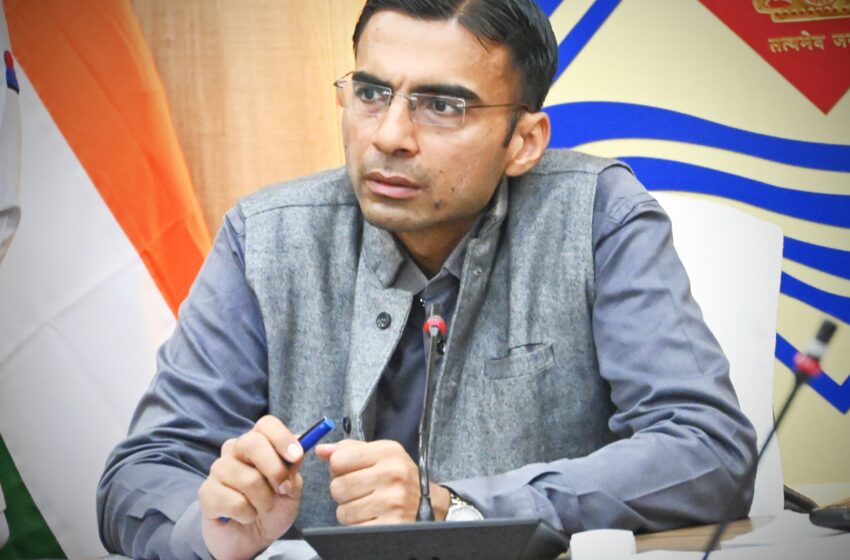  जिलाधिकारी सविन बंसल ने दी चेतावनी पब्लिक अस्पतालों में नही चलेगी मनमर्जी, पब्लिक हित में कार्य नही तो आपकी भी आवश्यकता नही।     