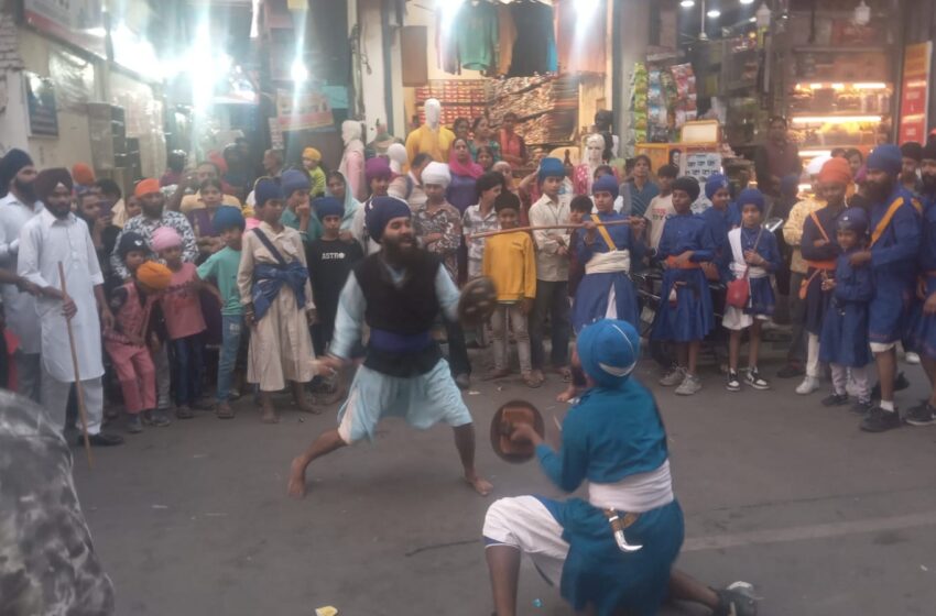  श्री गुरु नानक देव जी के 555 वे प्रकाश पर नगर कीर्तन का आयोजन किया गया।