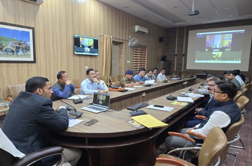  जिलाधिकारी सविन बंसल ने कहा की जनहित से जुड़े विषयों पर लेटलतीफी नही बर्दाश्त, डीएम एक्ट में होगी कार्यवाही।