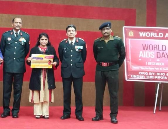  सैनिक अस्पताल व स्थानीय स्वास्थ्य संगठन ने विश्व एड्स दिवस पर विभिन्न कार्यक्रमों का आयोजन किया।