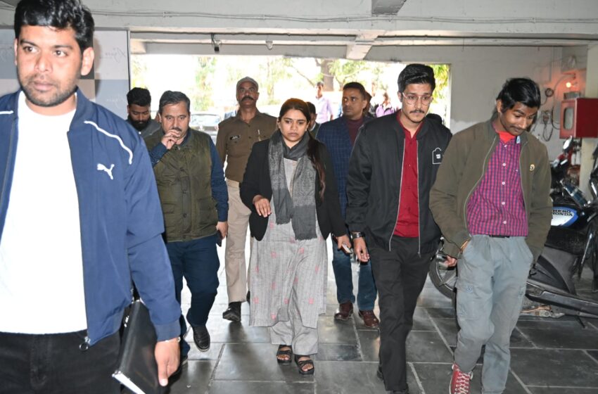  जिलाधिकारी सविन बंसल ने खुले में सीवर बहने की स्थानीय लोगों की शिकायत पर त्वरित टीम गठित कर दिये कार्यवाही के निर्देश।