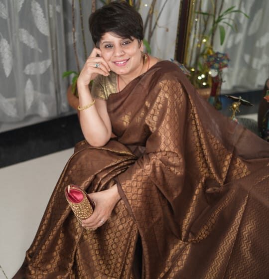  इच्छा टेक्सटाइल्स की सह-मालिक रमा चोपड़ा ने बताया की साड़ी केवल नारी का शृंगार नहीं, बल्कि उसकी शक्ति, संस्कृति और स्वाभिमान का प्रतीक है।