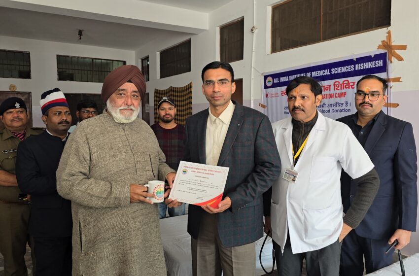  ऋषिकेश अवस्थित श्री हेमकुंड गुरुद्वारा में लगा है स्वास्थ्य शिविर।