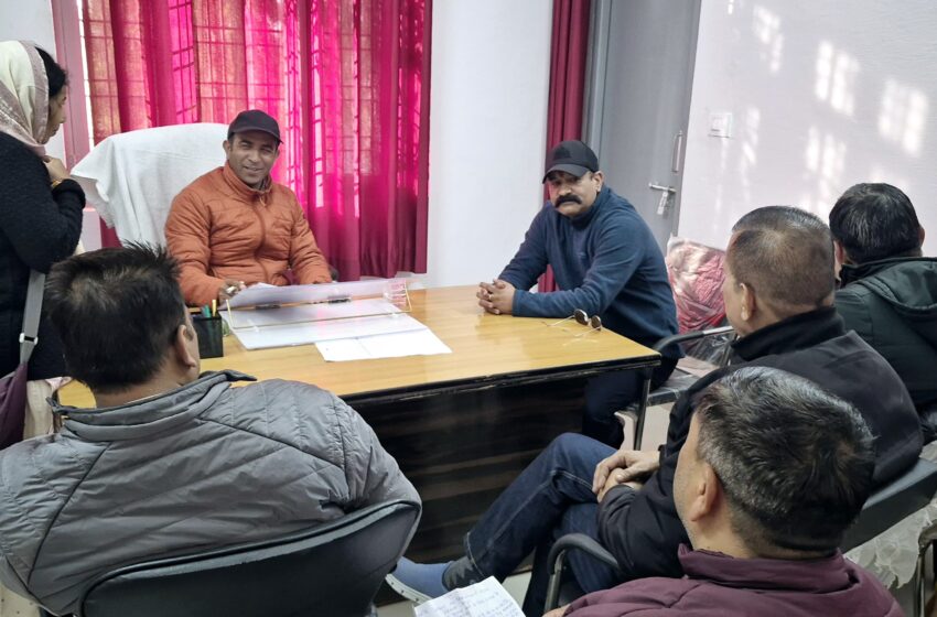  उ.रा.प्रा.शि संघ के जिलाध्यक्ष धर्मेन्द्र सिंह रावत ने डोईवाला ब्लॉक  ऑफिस की निष्क्रियता पर उठाए सवाल।