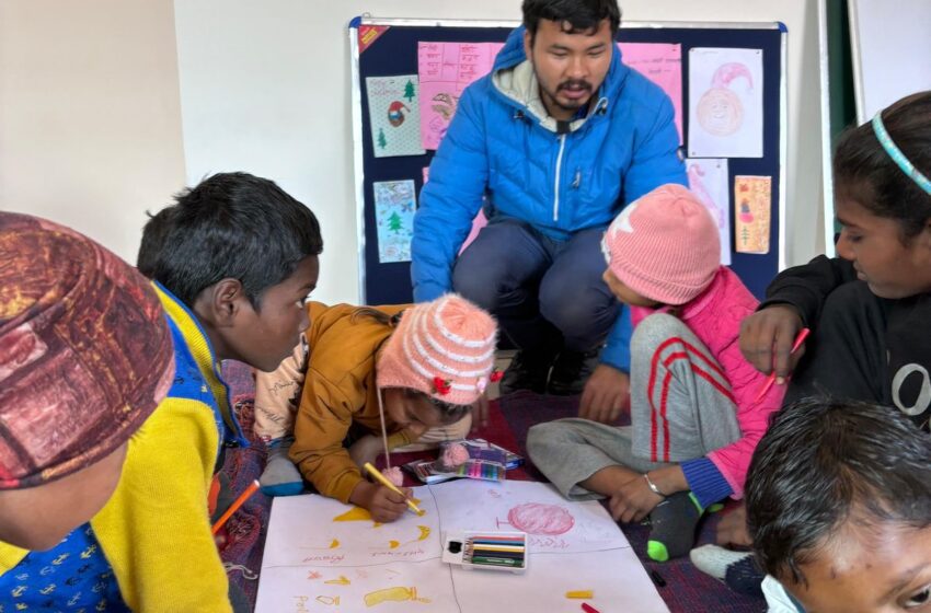  जिलाधिकारी सविन बंसल का साकार होता अभिनव प्रयास, भिक्षावृत्ति से संलिप्त बच्चे ने थामा पुस्तक कलाम।