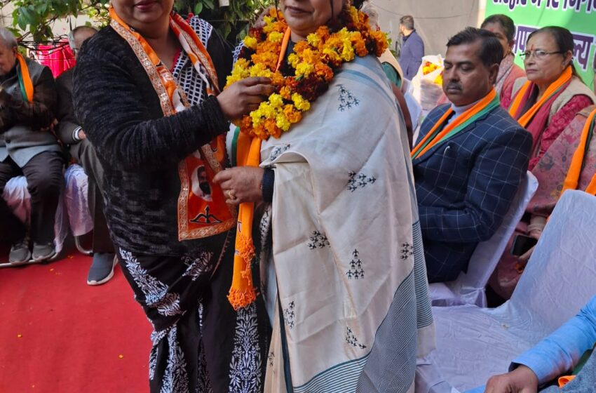  उत्तराखण्ड शिवसेना प्रदेश महासचिव श्रीमती यशोदा अग्रवाल ने बैठक की।