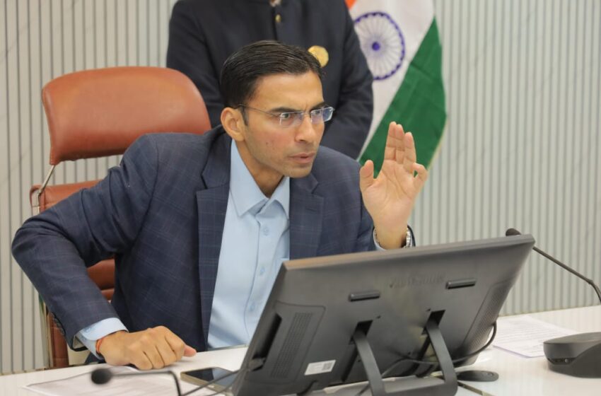  जिलाधिकारी सविन बंसल ने फिर चलाया प्रशासन का हंटर, राज्य सरकार से धोखाधड़ी करने वाले पर किया मुकदमा दर्ज।