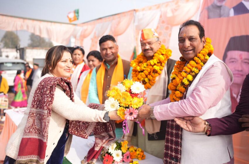  धर्मपुर विधानसभा के विधायक विनोद चमोली के नेतृत्व में भाजपा प्रत्याशी सौरभ थपलियाल ने वार्ड प्रत्याशीयों के लिए रोड-शो एवं जनसभाएं की।