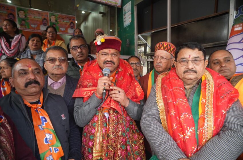  रायपुर विधानसभा के अंतर्गत विधायक उमेश शर्मा काऊ के नेतृत्व में भाजपा महापौर प्रत्याशी सौरभ थपलियाल ने 16 वार्ड में जनसंपर्क जनसभाएं की।