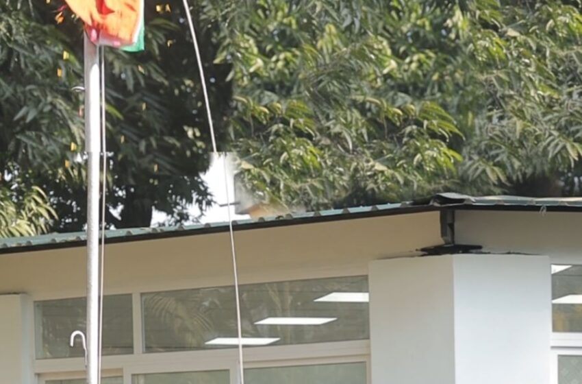  जिलाधिकारी सविन बंसल ने गणतंत्र दिवस के अवसर पर कलेक्ट्रेट परिसर में ध्वजारोहण किया।