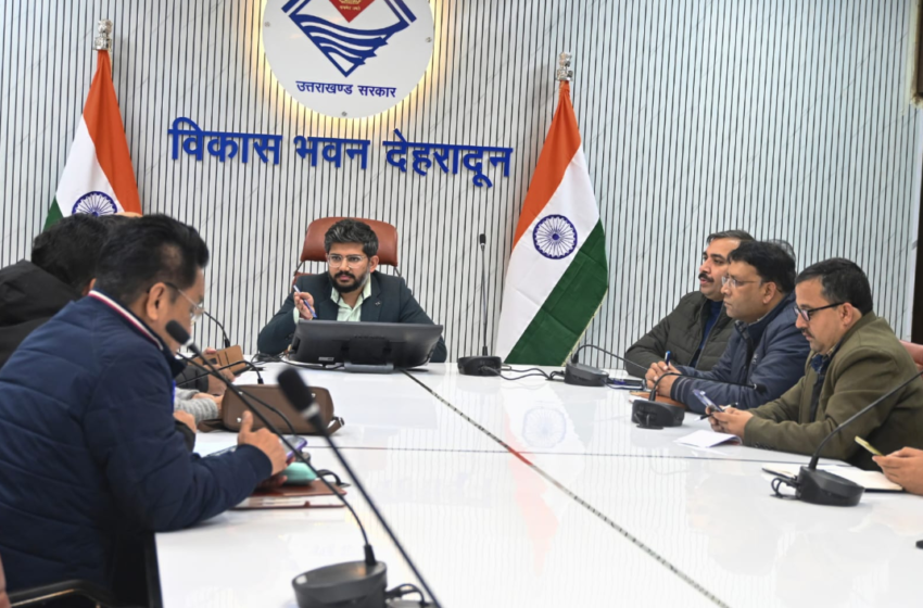  मुख्य विकास अधिकारी अभिनव शाह ने 26 जनवरी के कार्यक्रम के संबंध में रेखीय विभाग के साथ झांकियां बनाने की तैयारी को लेकर बैठक की।