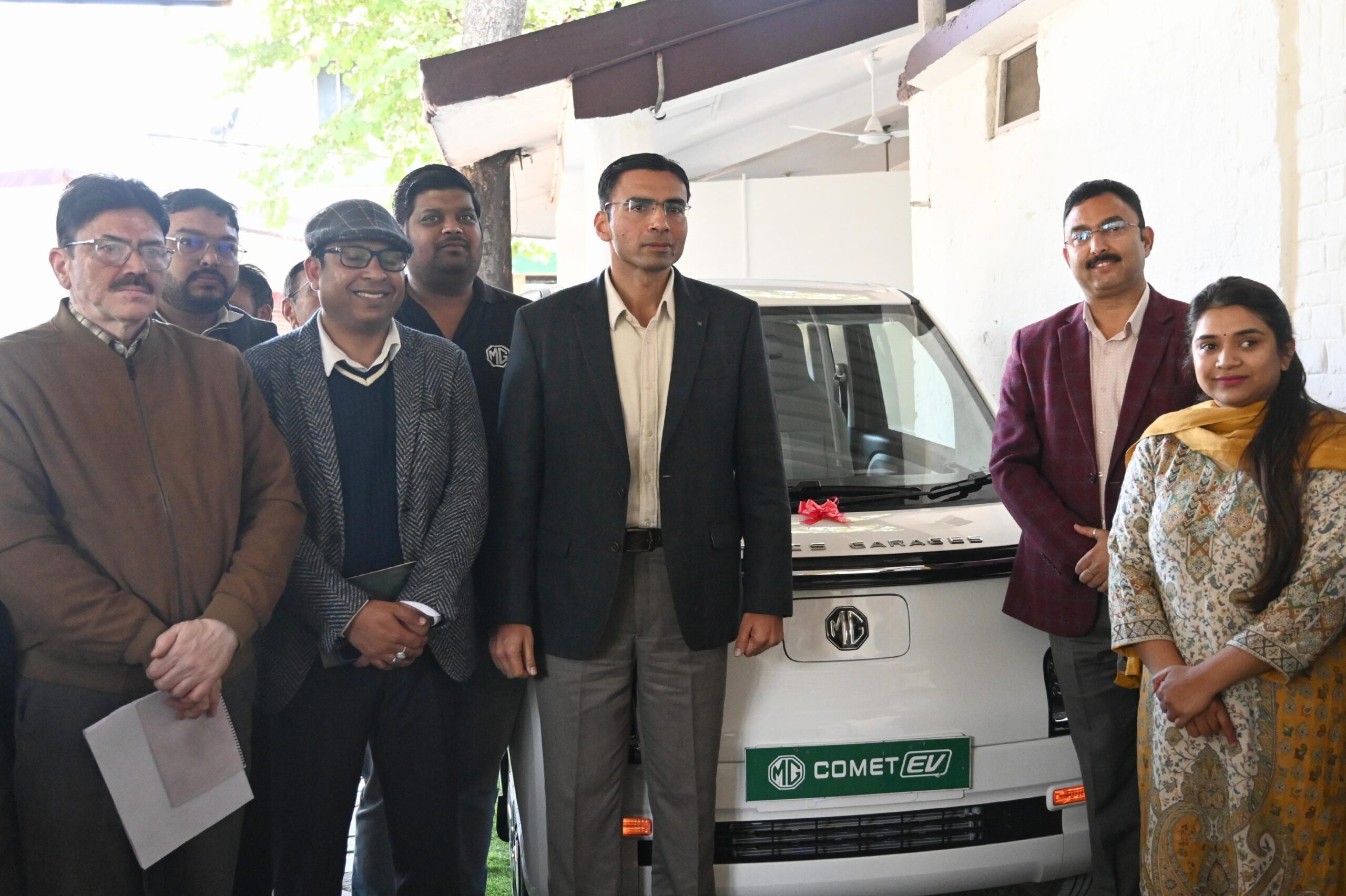  जिलाधिकारी सविन बंसल ने ‘‘सारथी’’ का किया विधिवत् लोकार्पण, पंहुचा रही है दिव्यांग एवं बजुर्गों को मदद।