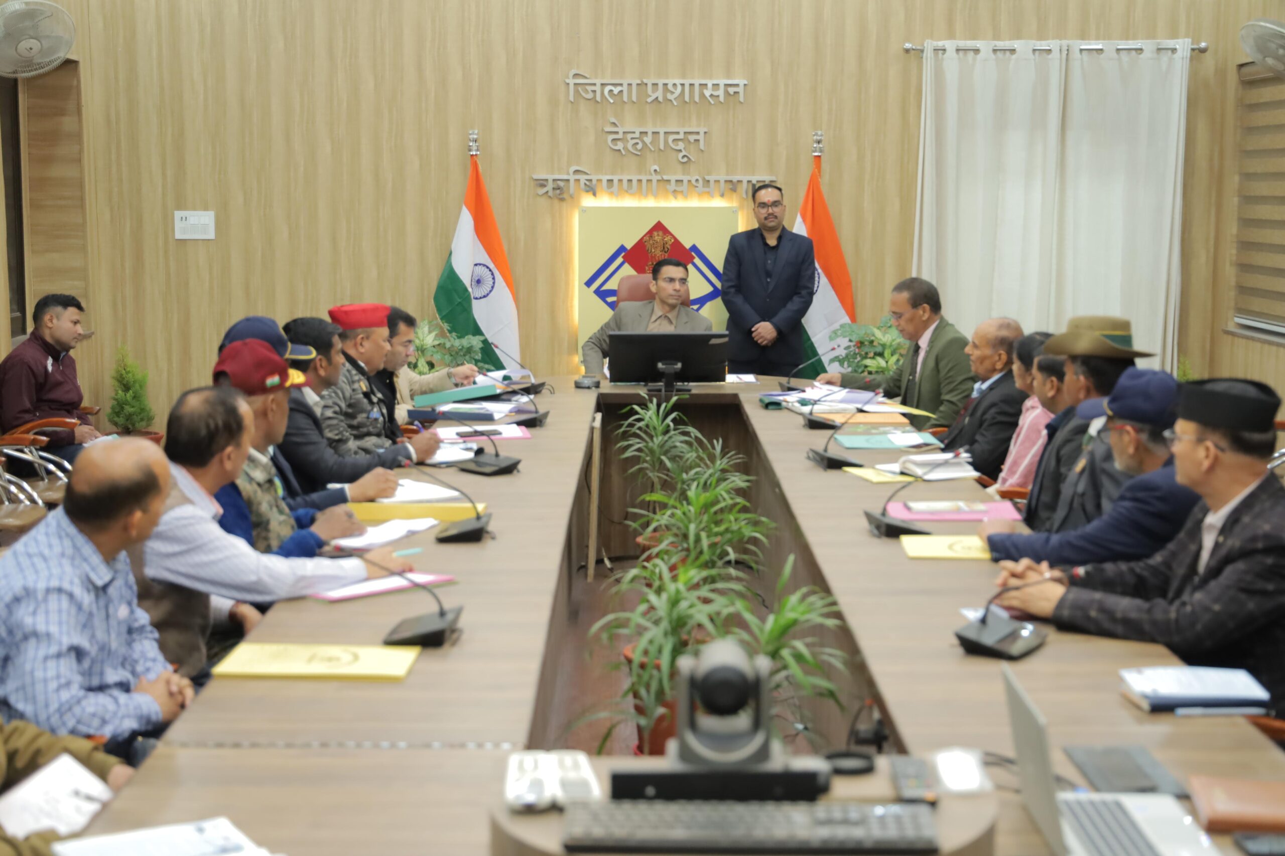  जिलाधिकारी सविन बंसल नहीं कहा कि सरकार प्रशासन को है सैनिकों के बलिदान का गहरा एहसास।