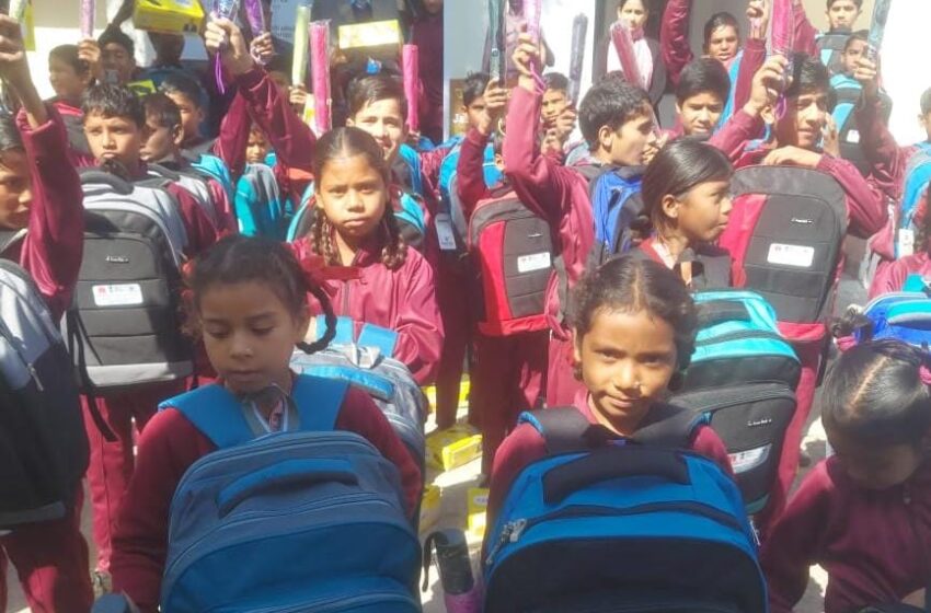  ओएनजीसी देहरादून ने जनजातीय गौरव वर्ष पर्व के अंतर्गत स्कूली बच्चों को उपहार वितरित किए।