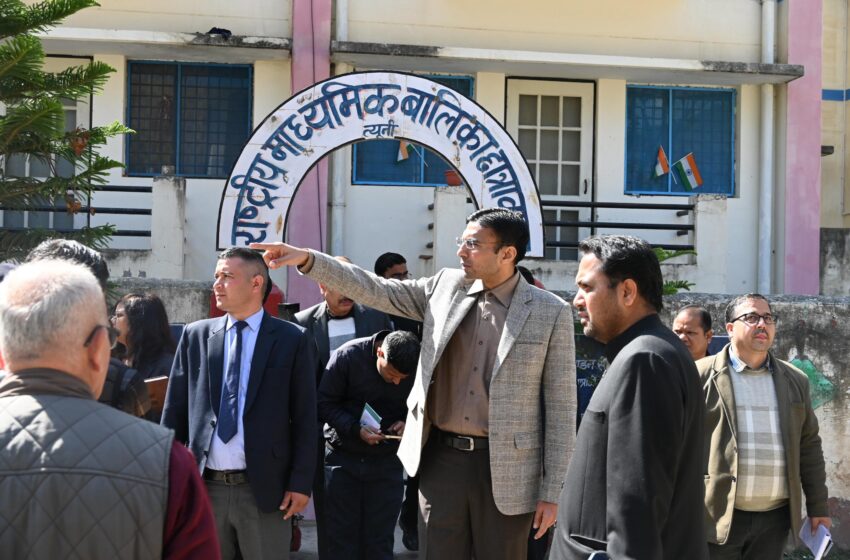  जिलाधिकारी सविन बंसल ने कस्तूरबा गांधी बालिका छात्रावास त्यूनी का निरीक्षण किया।