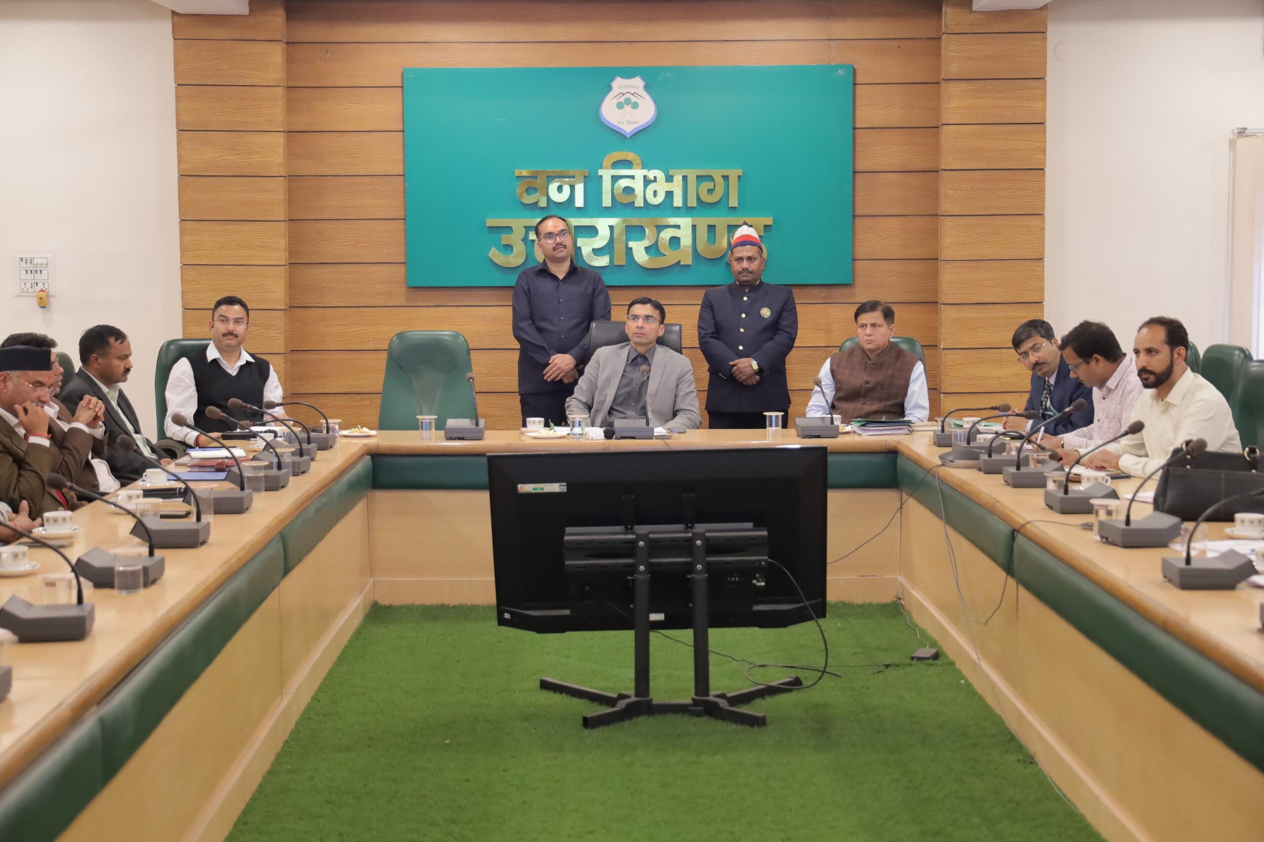  राष्ट्रपति आशियाना’’ में अब तक प्रतिबन्धित 132 एकड़ भूमि फार्म को मल्टीथीम पब्लिक पार्क खोले जाने के जिला प्रशासन के प्रस्ताव पर राष्ट्रपति सचिवालय की लगी मोहर।