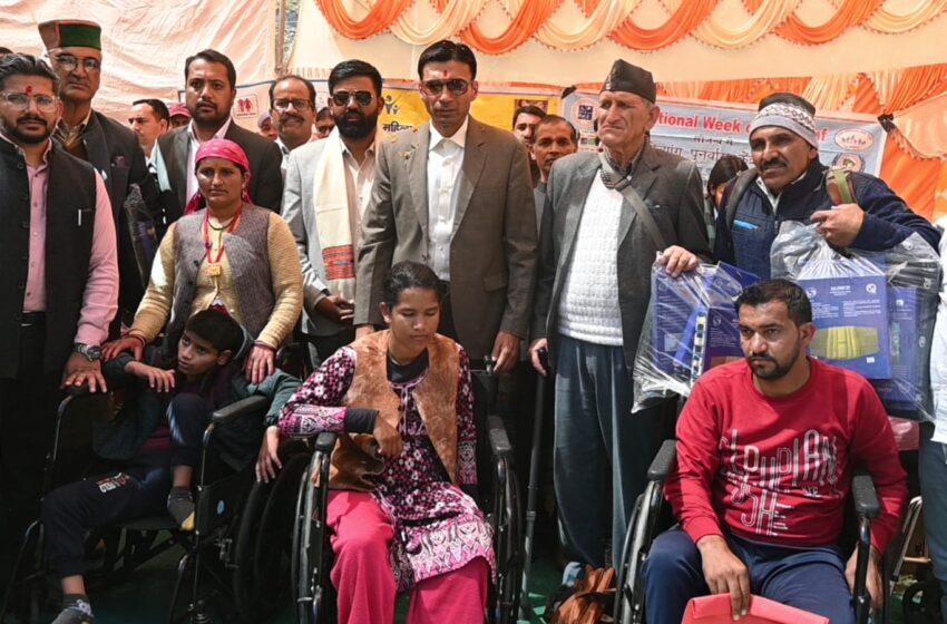 जिलाधिकारी सविन बंसल ने त्यूनी में पहली बार भव्य बहुउद्देशीय शिविर का हुआ आयोजन, ऐतिहासिक शिविर का जनता ने जताया आभार।