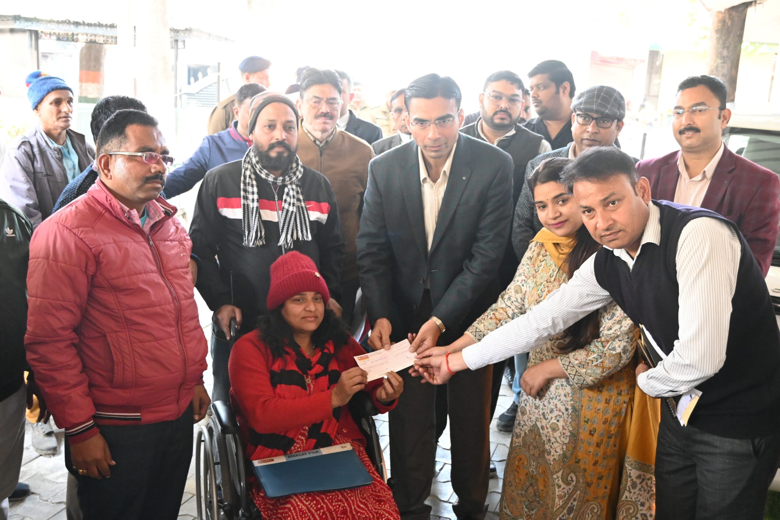 प्रेमनगर के सुद्वोवाला मलिन बस्ती में जर्जर हालत बालवाड़ी को जिलाधिकारी सविन बंसल की सहायता से संजीवनी मिली।