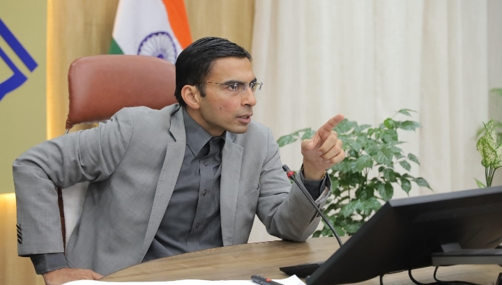  जनहित में आबादी क्षेत्र में अवस्थित गैस गोदाम पर बड़े वाहनों पर डीएम की रोक