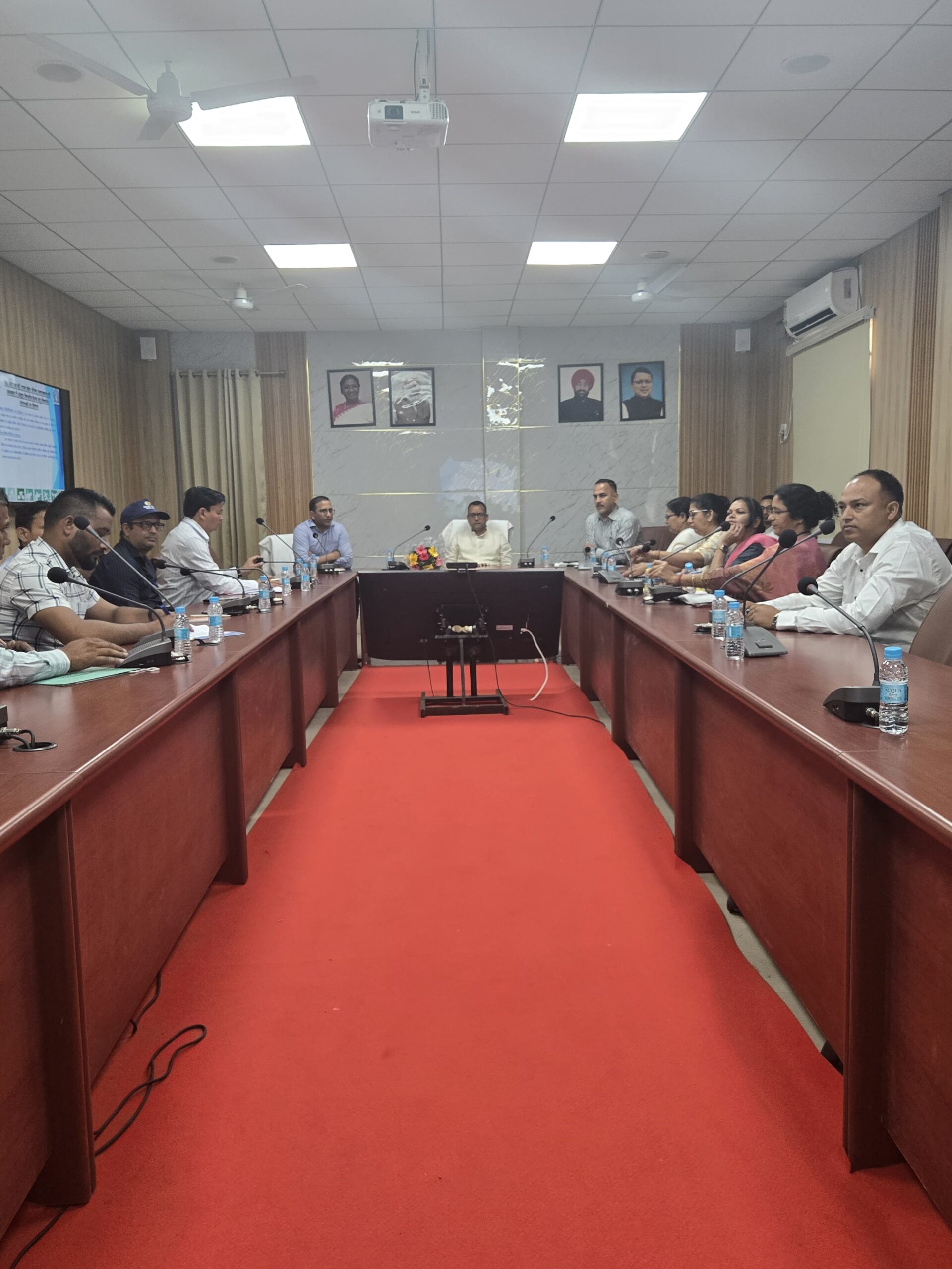 उपाध्यक्ष, उत्तराखण्ड राज्य खेल परिषद के श्री हेमराज सिंह बिष्ट, द्वारा बैठक आहूत की गयी।