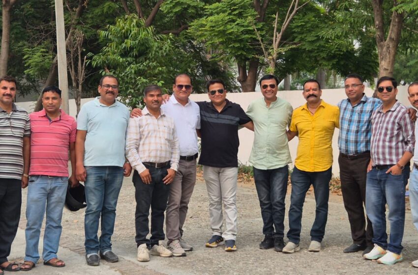 उत्तरांचल स्टेट प्राइमरी टीचर्स एसोसिएशन जनपद देहरादून के जिलाध्यक्ष धर्मेन्द्र सिंह रावत ने कहा कि चकराता के शिक्षकों की विषम परिस्थितियों का ध्यान रखते हुए अपने तुकलकी फरमान को वापस ले लिया है।