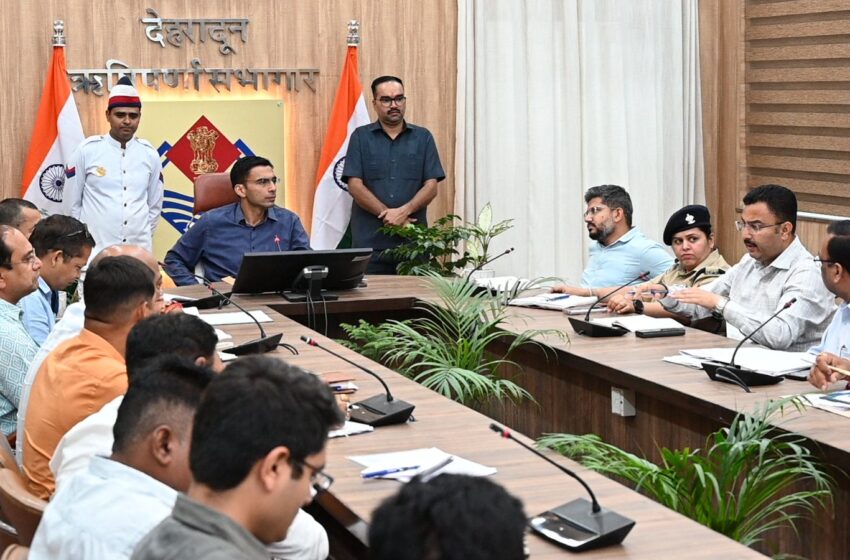  जिलाधिकारी सविन बंसल ने कहा कि जन्म मृत्यु पंजीकरण में पब्लिक का हरासमेंट स्वीकार्य नहीं।