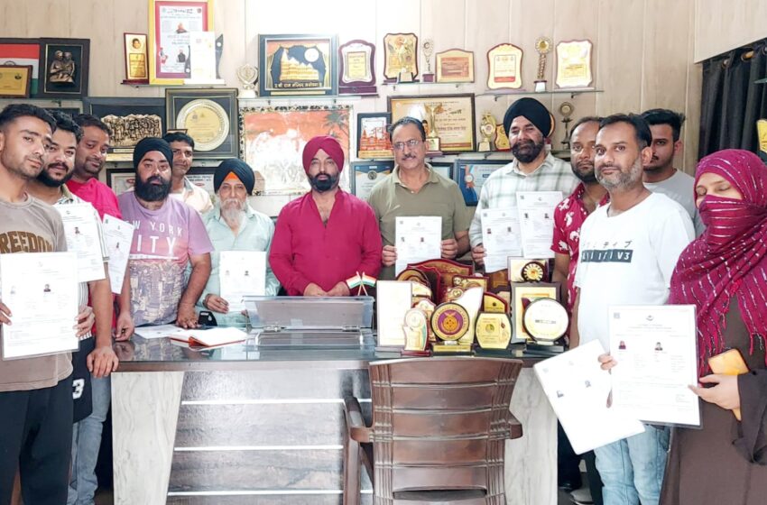  पूर्व पार्षद रेसकोर्स देवेंद्र पाल मोंटी ने लगाया विवाह पंजीकरण कैंप।