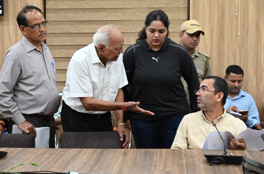  अपर जिलाधिकारी प्रशासन जयभारत की अध्यक्षता में जनता दर्शन जनसुनवाई कार्यक्रम का आयोजन किया।