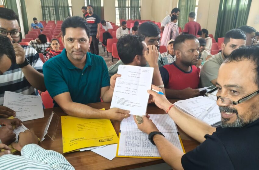  त्रिस्तरीय पंचायत चुनाव के लिए नामांकन प्रक्रिया शुरू हुई।