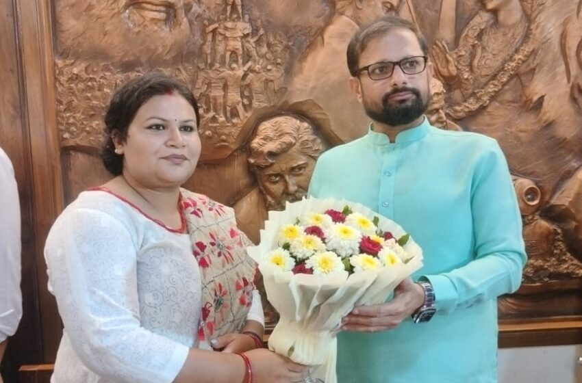  शिवसेना उत्तराखंड प्रदेश अध्यक्ष श्रीमती काजल सिंह के नेतृत्व में एक प्रतिनिधि मंडल द्वारा महाराष्ट्र में माननीय उपमुख्यमंत्री एवं पंथ प्रमुख श्री एकनाथ शिंदे जी से भेंट की।