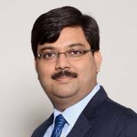  रिलायंस जनरल इंश्योरेंस के सीईओ, राकेश जैन ने बताई आपके यात्रा बीमा में शामिल होने वाली पाँच मुख्य बातें।