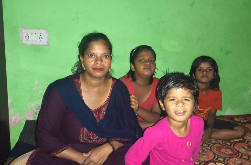  पति की मृत्यु के उपरान्त  आर्थिक  र्तंगी से जूझ रही विधवा प्रिया ने जिलाधिकारी सविन बंसल से लगाई थी गुहार।