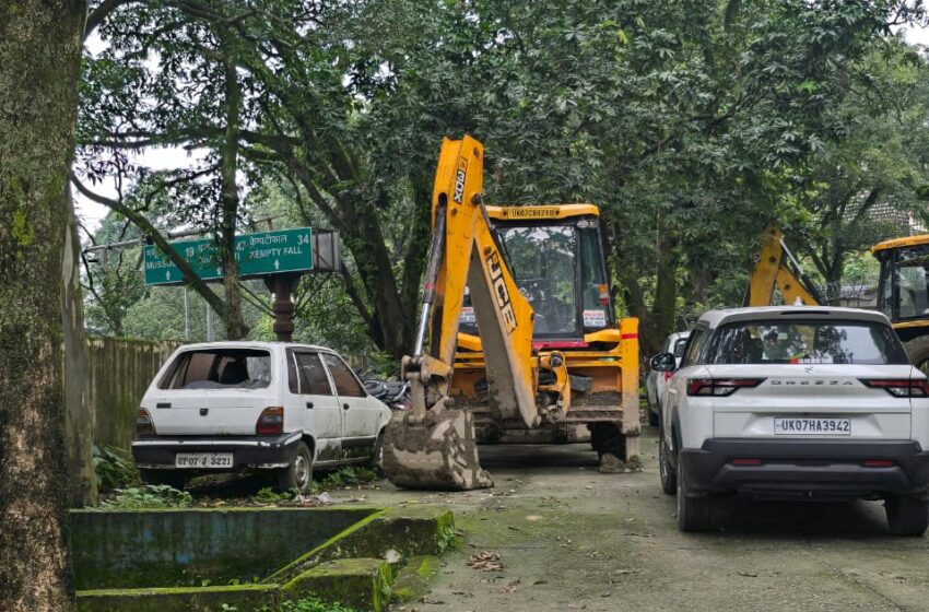  अवैध खनन पर प्रशासन का हंटर; जेसीबी, पोकलैण्ड सहित 4 वाहन सीज; 7.20 लाख अर्थदण्ड।