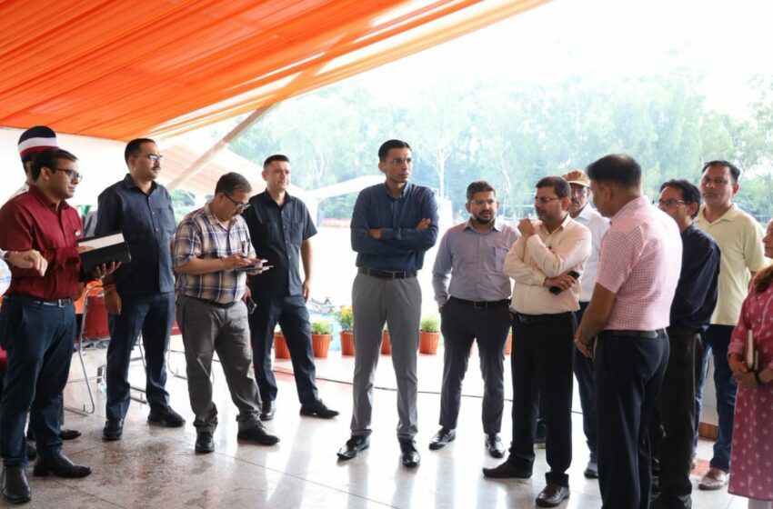  देहरादून परेड ग्राउंड में स्वतंत्रता दिवस कि तैयारियां पूरी, जिलाधिकारी सविन बंसल ने व्यवस्थाओं का लिया जायजा।