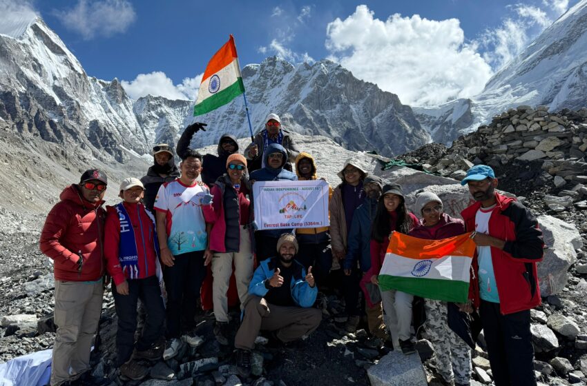  हिमालय के एवरेस्ट बेस कैंप पर भारत और नेपाल के लोगों ने मनाया स्वतंत्रता दिवस।
