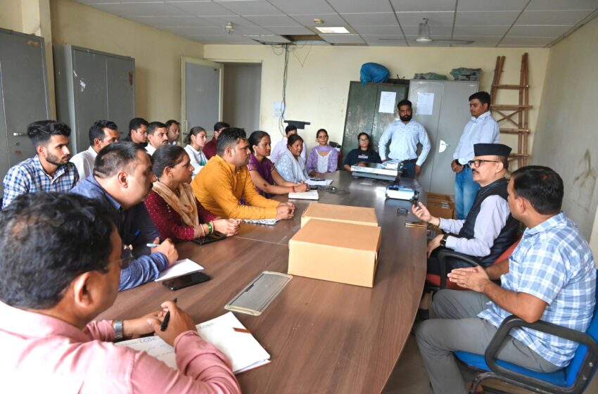  जिलाधिकारी सविन बसंल के निर्देश पर नई सस्ता राशन की दुकानों के विक्रेताओं को दिया प्रशिक्षण।
