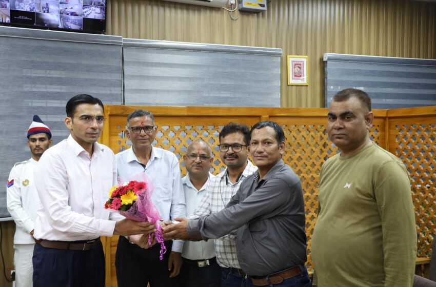  उत्तराखंड पत्रकार यूनियन के प्रतिनिधिमंडल ने जिलाधिकारी सविन बंसल से भेंट की।