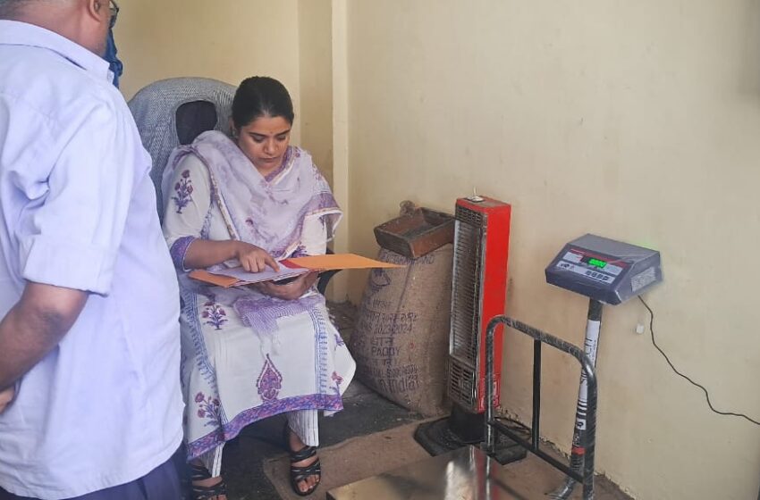  सरकारी सस्ते गल्ले राशन की दुकानों पर जिला प्रशासन की रेड ।