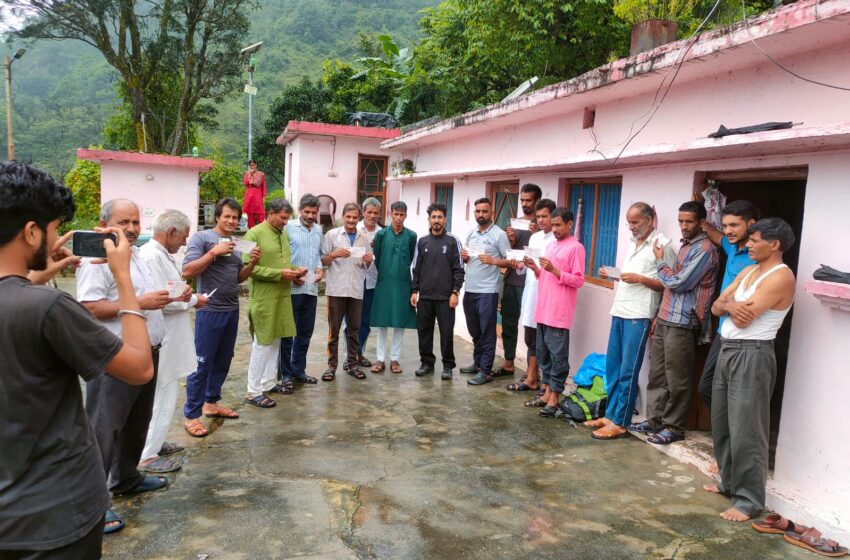  जिला प्रशासन ने अब तक आपदा 1152 आपदा प्रभावितों को वितरण किए 1.21 करोड़ धनराशि के चैक।