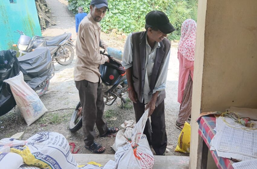 जिलाधिकारी सविन बंसल के प्रयासों से आपदाग्रस्त सुदूरवर्ती गांव फूलेत, छमरौली व किमाड़ी पहुंचा खाद्यान्न।