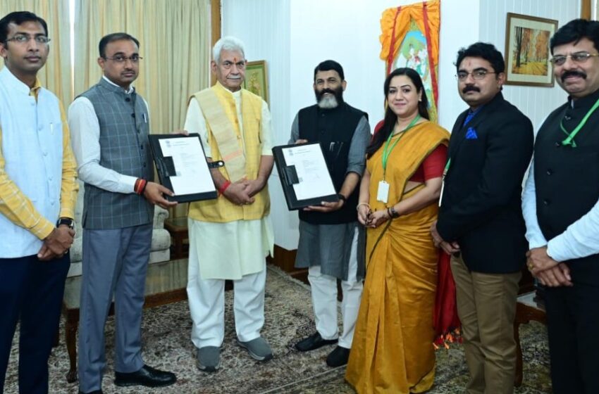 प्रधानमंत्री ने जम्मू-कश्मीर में राहत कार्य हेतु एचआरडीएस इंडिया को उपराज्यपाल के साथ साझेदारी करने का निर्देश दिए।