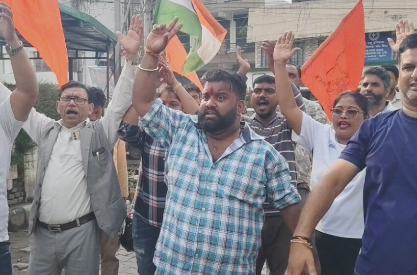  भगवे के सम्मान में सनातनी मैदान।