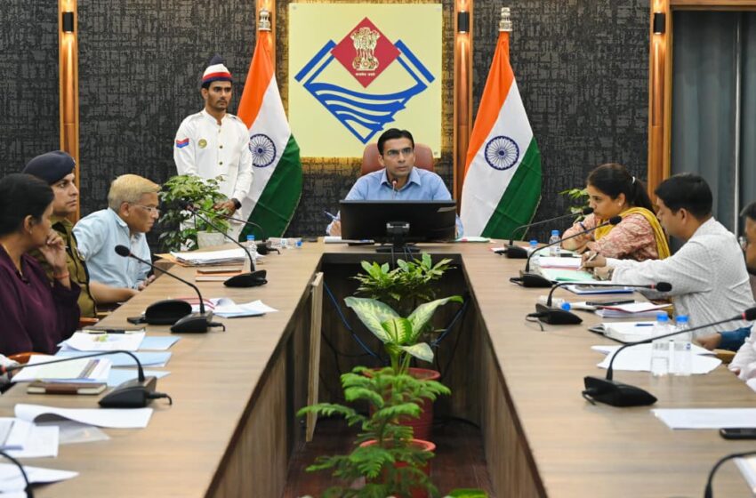  जिलाधिकारी सविन बंसल ने बताया कि public utilities यथा बिजली लाइन, पेयजल,सीवरेज, गैस पाइपलाइन भूमिगत लिए रात को सड़क खोदने की अनुमति अवश्य दी जा रही है; पर प्रशासन की QRT रखेगी पैनी नजर।