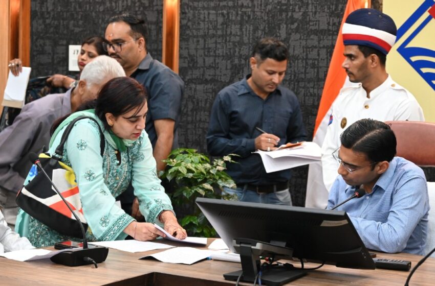  2 माह का वेतन सुरक्षा राशि दबाए बैठा था नामी गिरामी स्कूल; अनुभव प्रमाण देने में भी आनाकानी।