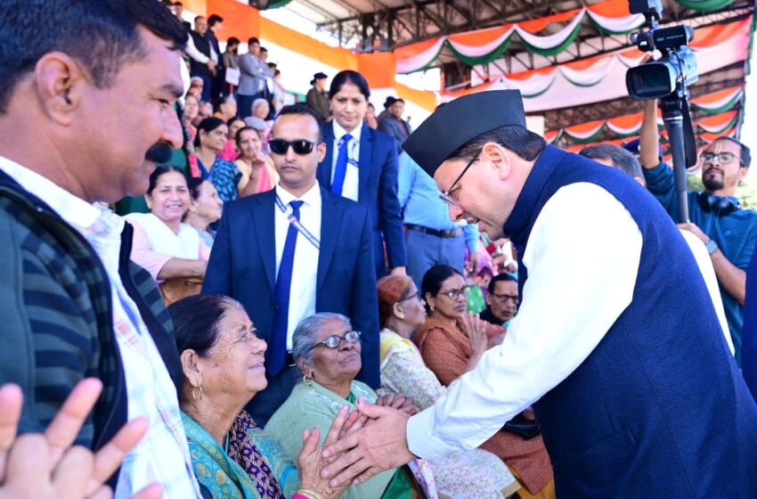  मुख्यमंत्री श्री पुष्कर सिंह धामी ने उत्तराखंड राज्य आंदोलनकारी शहीदों को पुष्पांजलि अर्पित कर उन्हें श्रद्धांजलि दी।